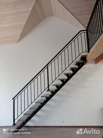 Лестница на металлокаркасе / изготовление лестниц