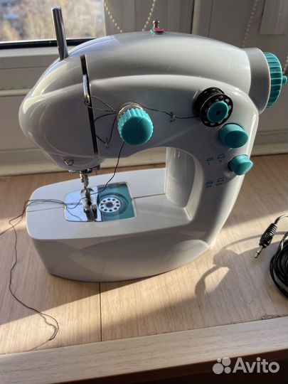 Швейная машинка Квик Стичер