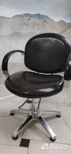 Парикмахерское кресло бу