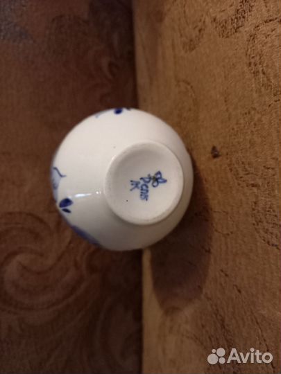 Заварочный чайник и вазочка