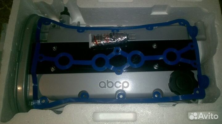 Крышка клапанов 216103CV12 (uxclent) 216103CV12