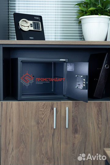 Сейф металлический