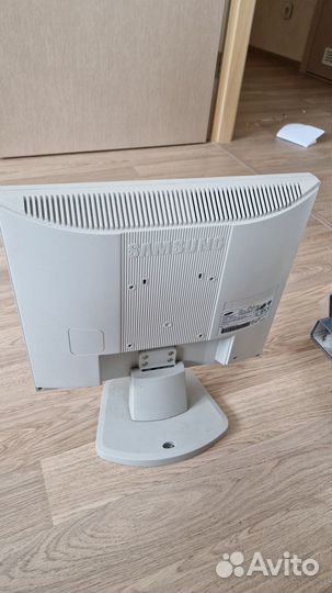 Продам монитор Samsung SyncMaster 710N