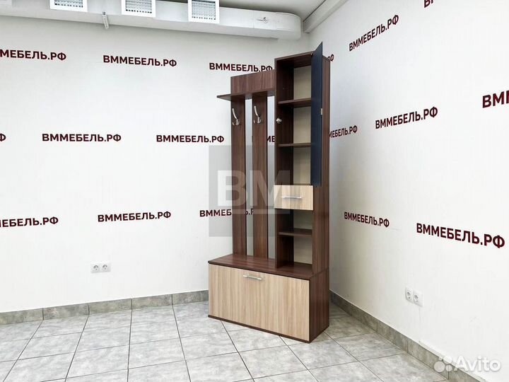 Прихожая с вешалкой