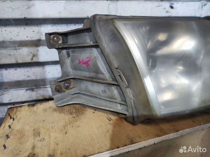 Правая фара Hyundai Starex 2000-2004