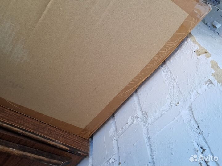 Большая коробка с вещами