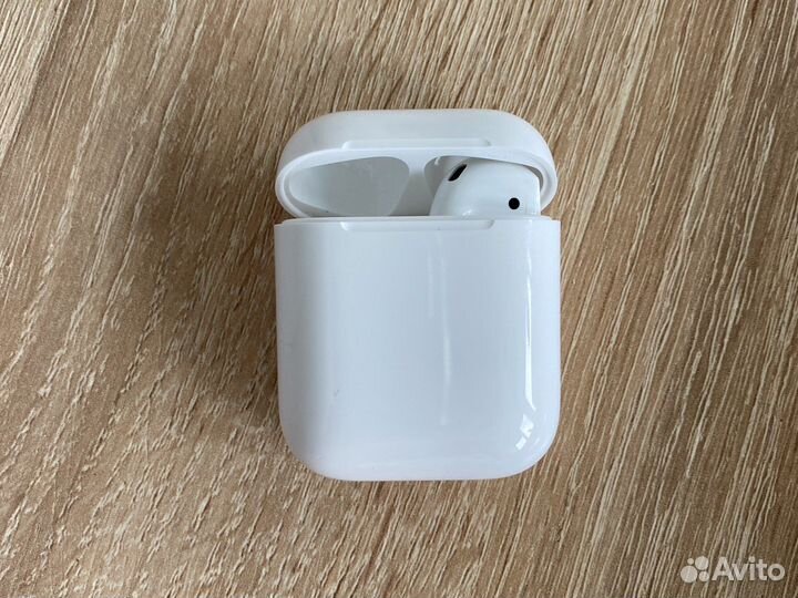 Наушник apple airpods оригинал с кейсом (1 версия)