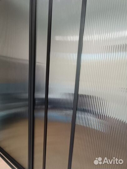 Перегородки межкомнатные из рифлёного стекла