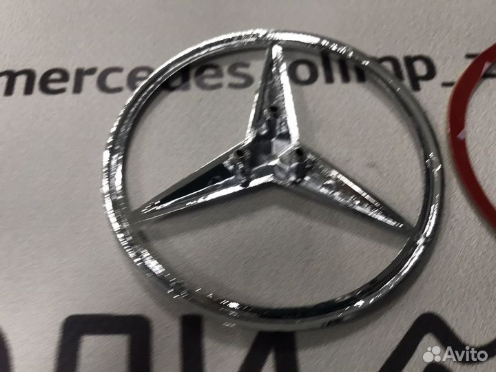 Эмблема крышки багажника на Mercedes w204