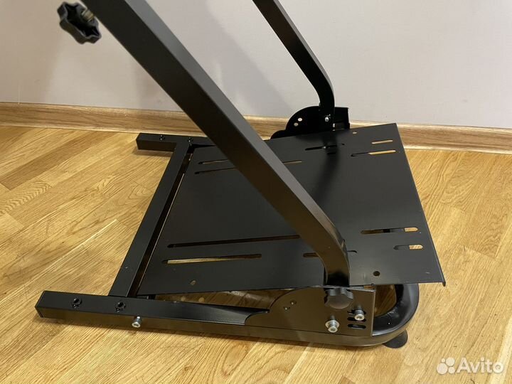 Стойка для игрового руля
