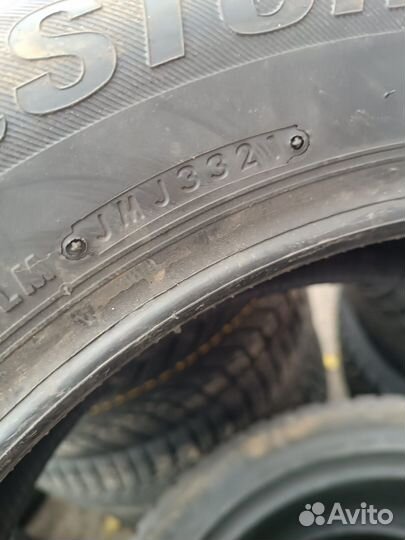 Bridgestone Blizzak VRX 215/55 R17