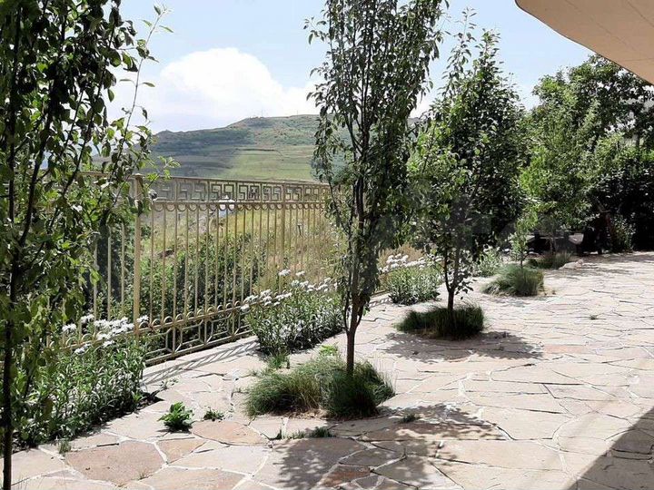 Дом 330 м² на участке 3,3 сот.