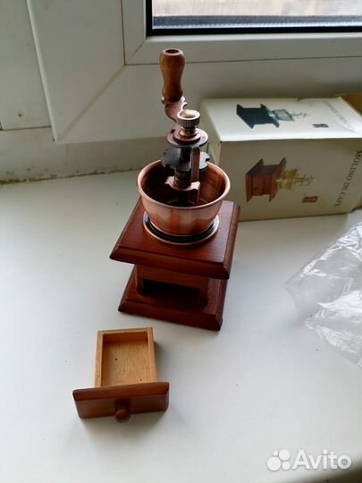 Кофемолка механическая