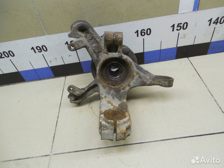 Кулак поворотный передний левый Focus I 1998-2004