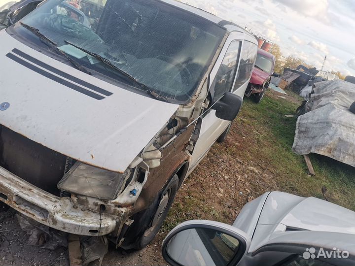 В разборе Мерседес вито 638 Vito