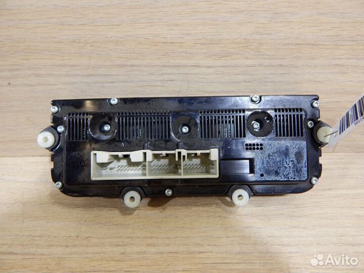 Блок управления климатом VW Passat B6