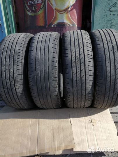 Bridgestone Dueler H/T 843 215/60 R17