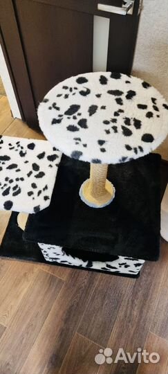 Кошачий дом с когтеточкой