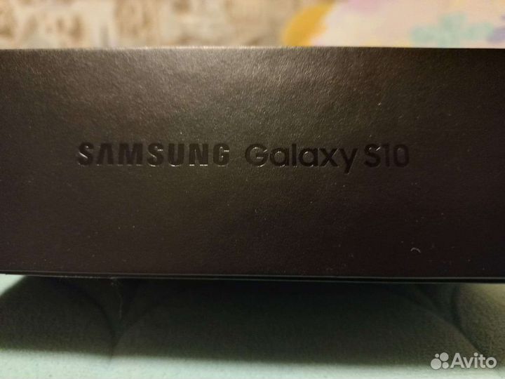 Samsung Galaxy S10, 8/128 ГБ