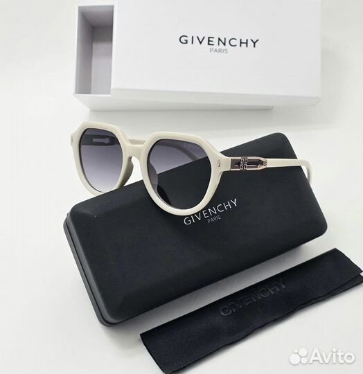 Солнцезащитные очки givenchy