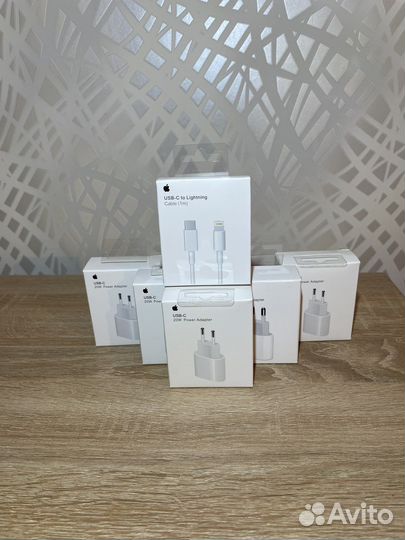 Адаптер (блок) Apple 20W USB-C Power Adapter