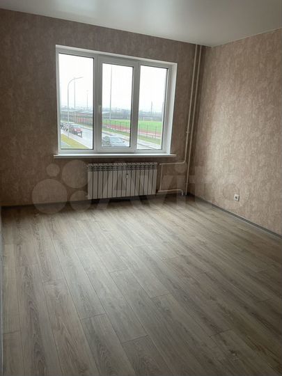 2-к. квартира, 60 м², 1/17 эт.