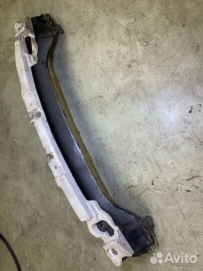 Усилитель бампера передний Mazda CX7 ER3P