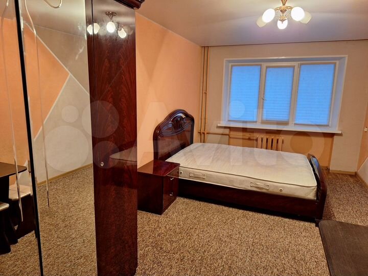 Комната 18 м² в 6-к., 2/5 эт.