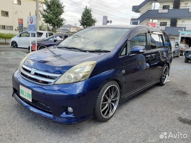 Toyota Isis 1.8 CVT, 2015, 50 000 км