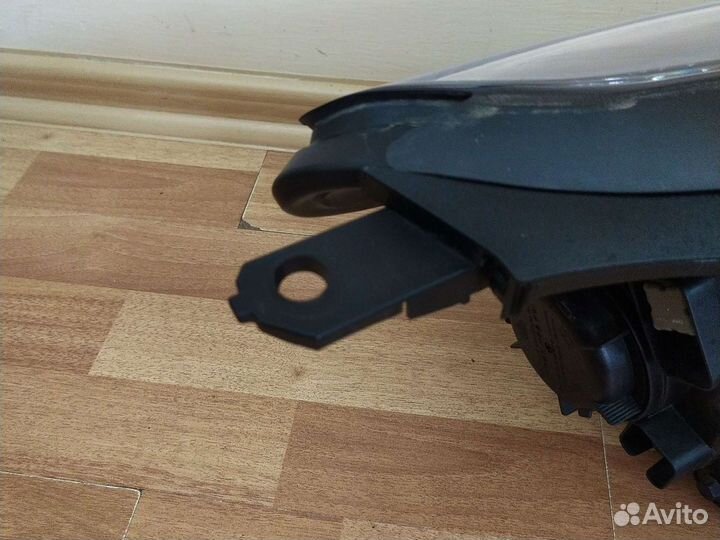 Hyundai Tucson 3 Фара левая