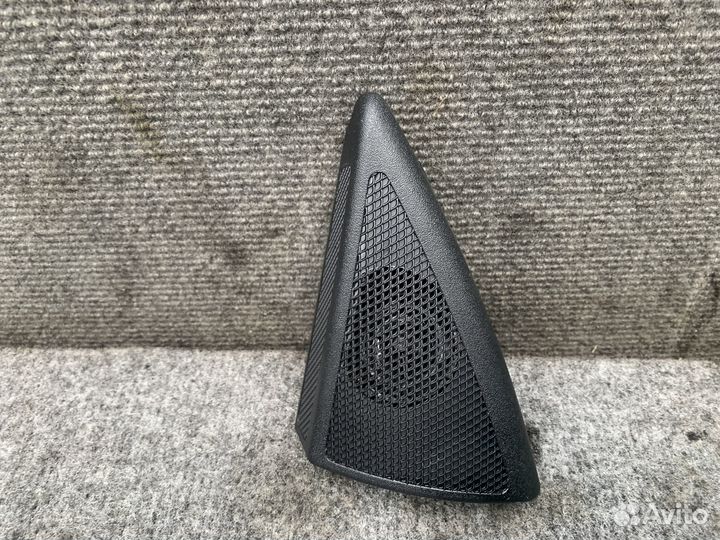 Уголок левый с динамиком Mercedes W211 211 E211