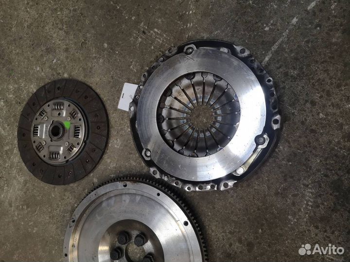 Маховик Volkswagen Passat B6 (2005 - 2010)