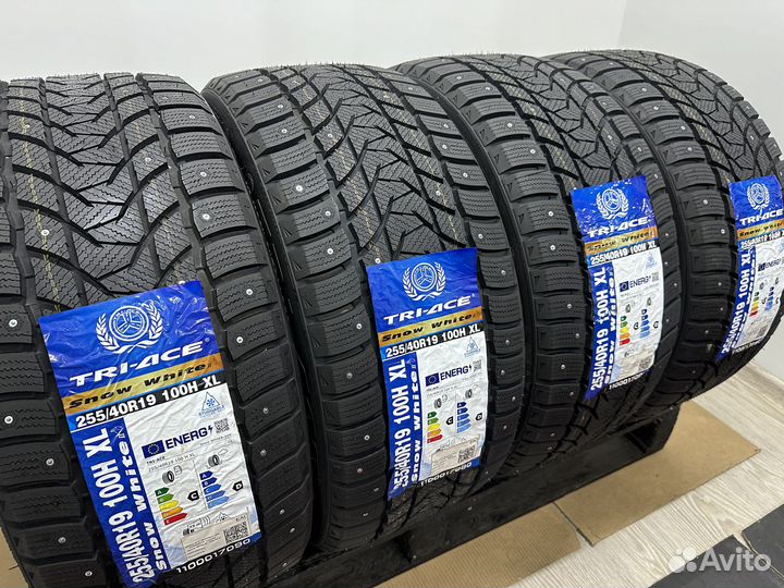 Tri Ace Snow White II Stud 255/40 R19 100H