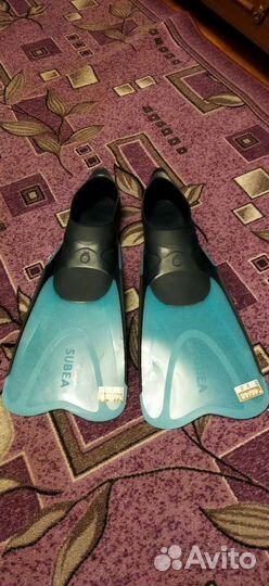 Ласты и перчатки для плавания