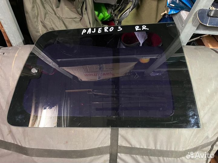 Стекло багажника pajero 3