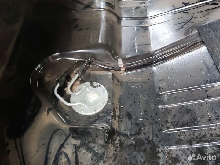 Топливный бак инжектор. Нива. 2131.5д