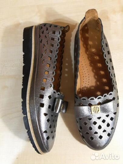 Женские кожаные туфли