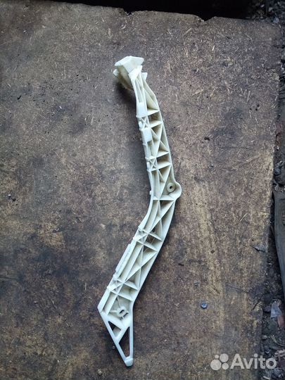 Кронштейн крепления бампера mazda 3 бк