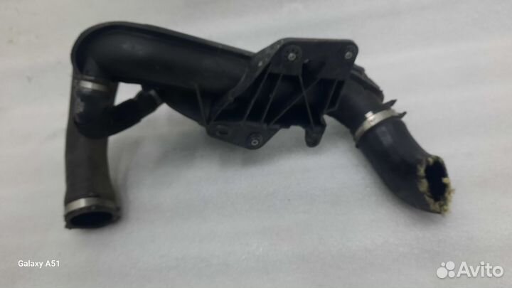 Резонатор воздушного фильтра Audi a4 b8