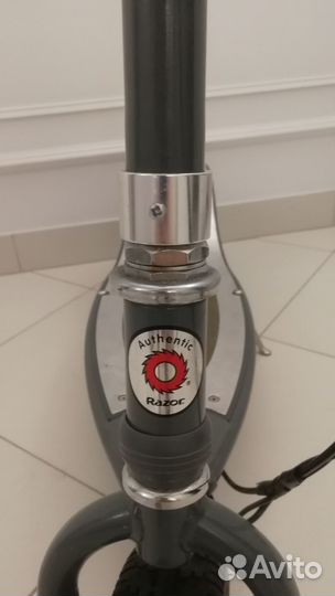 Электросамокат Razor E300