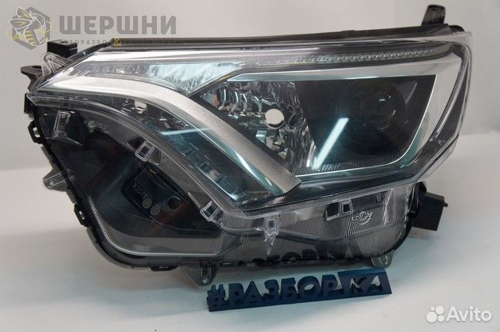 Фара левая б/у Toyota Rav-4 2013- (8117042650)