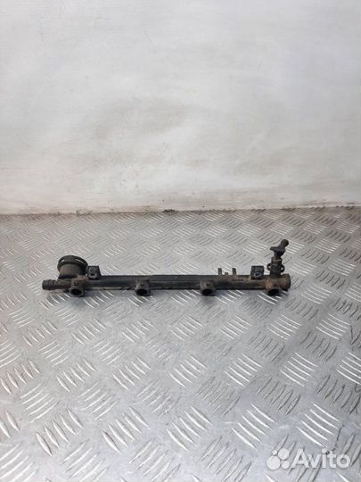 Топливная рампа Renault Megane кабриолет 2.0