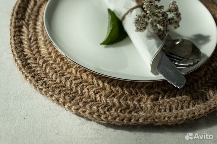 Круглая салфетка (плейсмат) из джута 