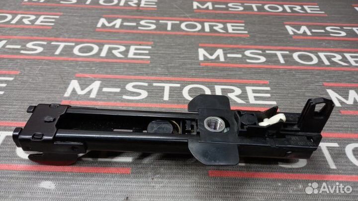 Механизм регулировки ремня безопасности передний