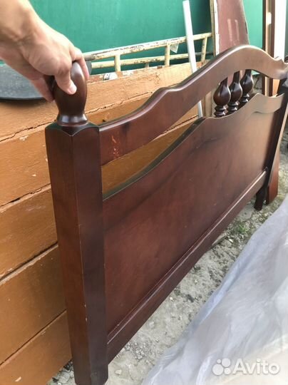 Кровать двухспальная с матрасом 160 200