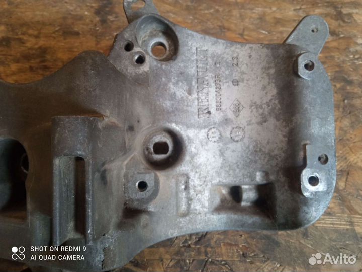 Кронштейн генератора Renault Logan 2