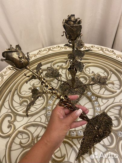 Ваза с кованой розой и подсвечник