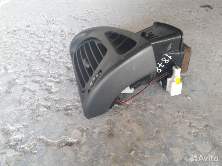 Дефлектор правый - Citroen C5