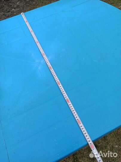 Пластиковый стол