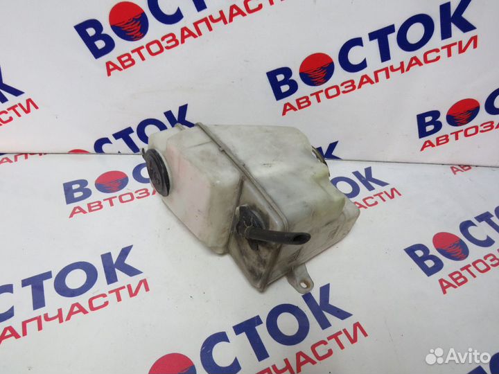 Бачок омывателя toyota carina AT210, AT211, AT212